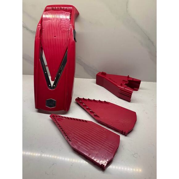 Swissmar Borner V Power Mandoline - slice cut fruits and vegetables - Picture 2 of 4